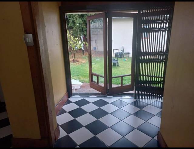 3 BEDROOM HOUSE FOR SALE IN KENSINGTON